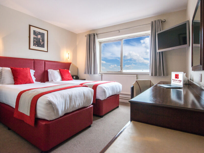 PEARTREE LODGE WATERSIDE