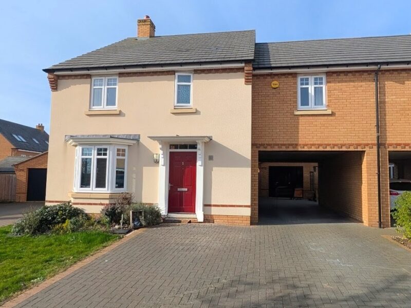4 bedroom link-detached house for rent