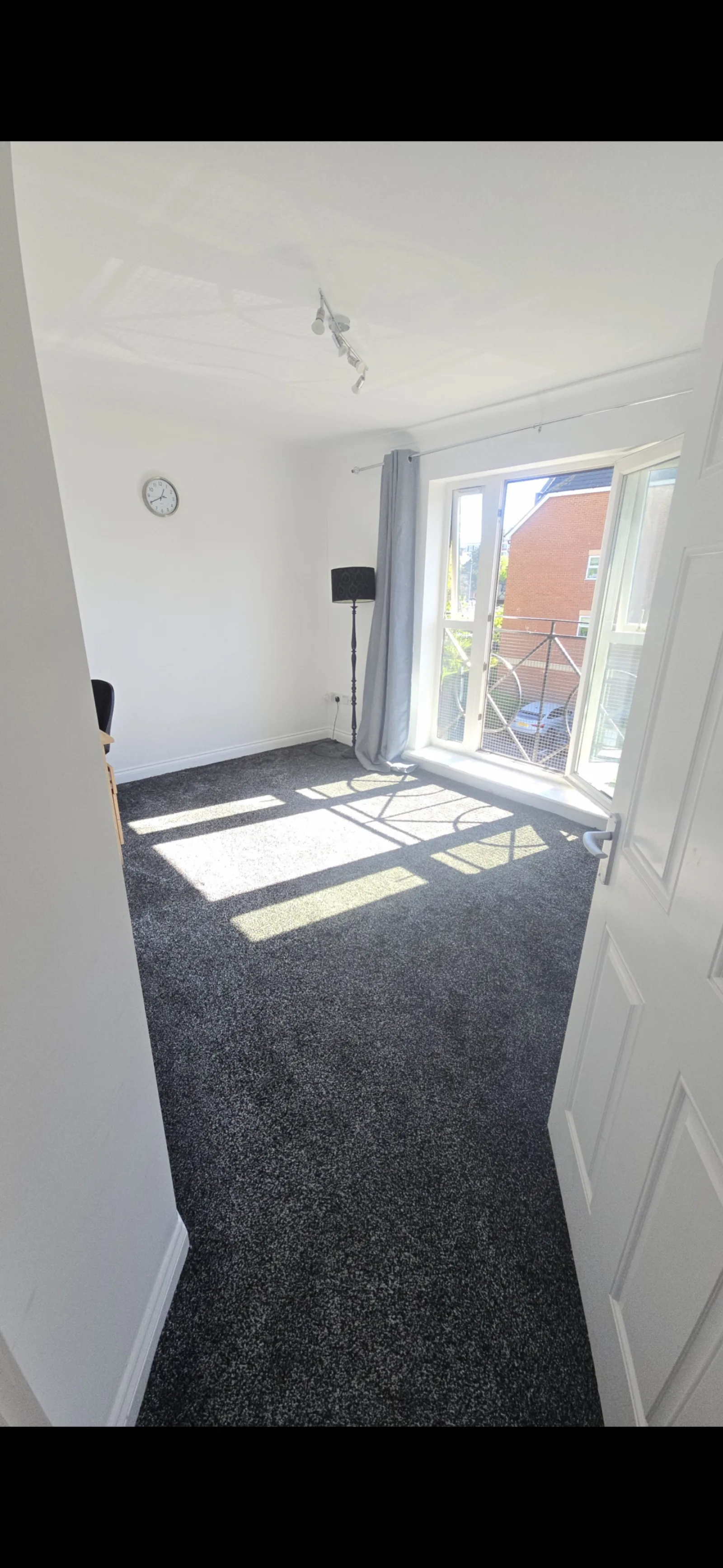 1 bed flat opp hospital