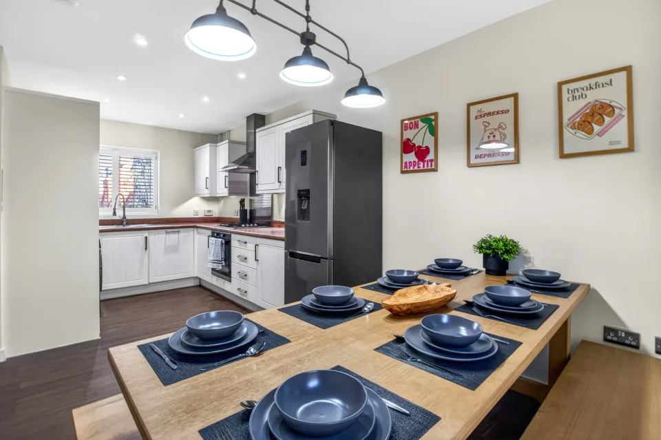 Contractor Ready, 10 Mins to Universal