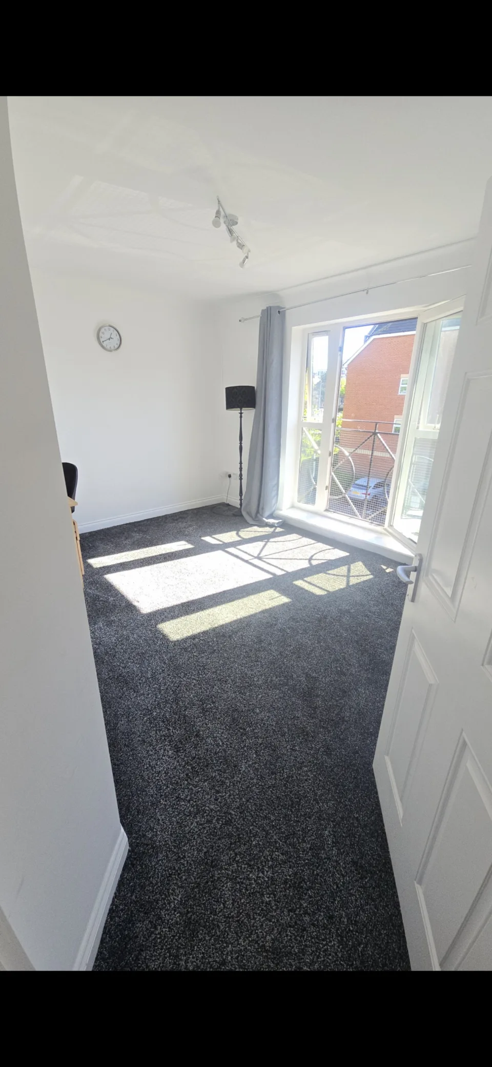 1 bed flat opp hospital