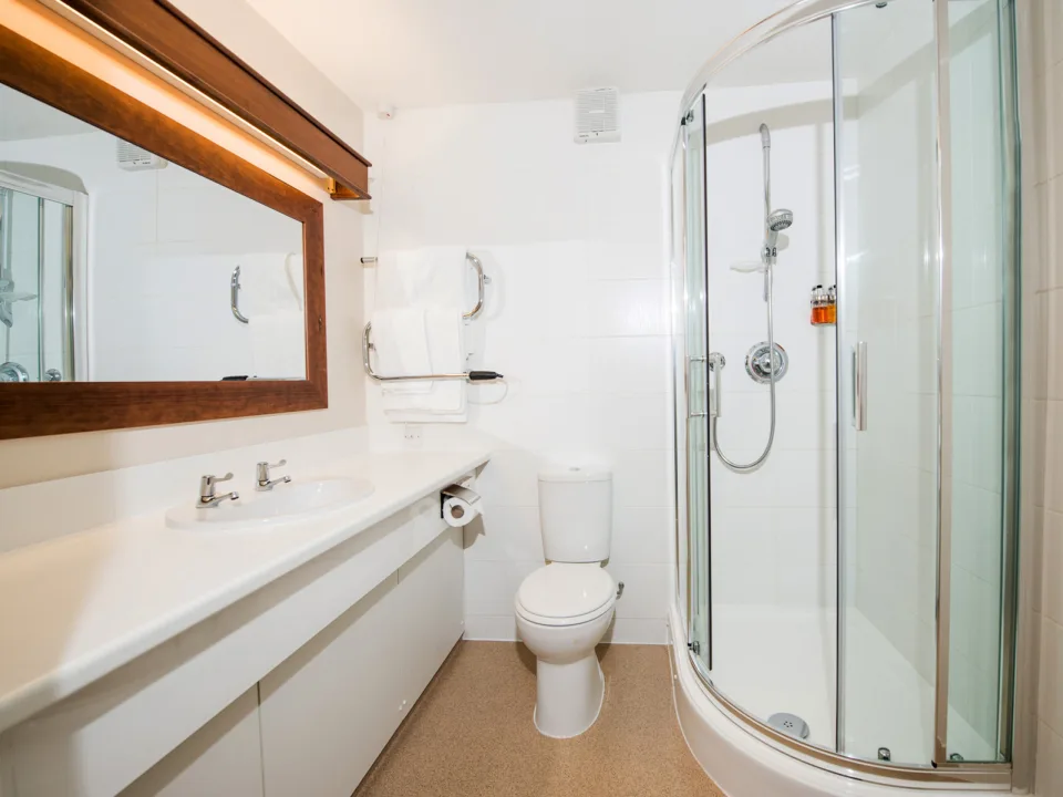 PEARTREE LODGE WATERSIDE