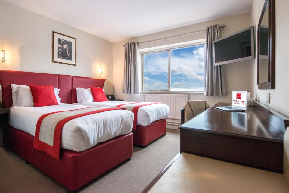 PEARTREE LODGE WATERSIDE