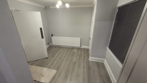 Large 4 bedroom house