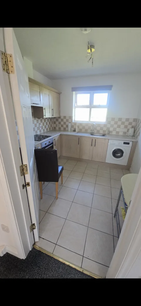 1 bed flat opp hospital