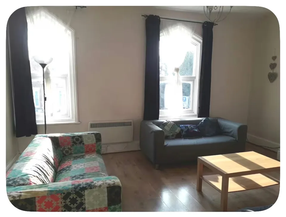 2 Bedroom Woburn Sands High Street Apartment