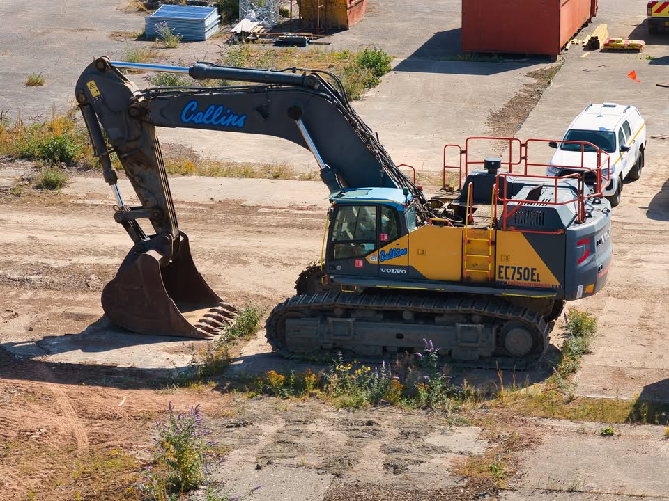 DiggerTron Omega fitted with bucket and ready to work at Universal United Kingdom Resort site